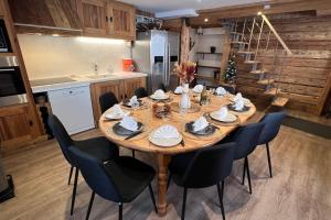 Kuchyňa alebo kuchynka v ubytovaní La Dorbluche duplex apartment 10-11 person