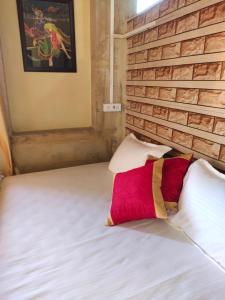 Łóżko lub łóżka w pokoju w obiekcie Hotel Desert