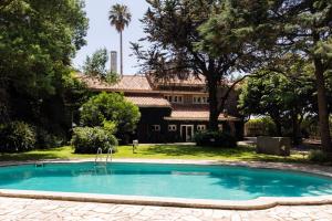 Πισίνα στο ή κοντά στο Hideaway Paradise by CadenzaLux