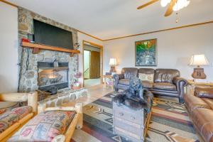 フランクリンにあるMtn-View Home with Game Room in Franklin!のギャラリーの写真