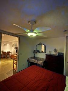 Φωτογραφία από το άλμπουμ του Cozy and Comfy Cellar σε Γιόνκερς