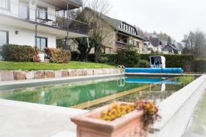 Bazén v ubytování Hotel Tannenhof nebo v jeho okolí