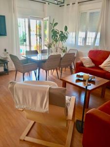 Posedenie v ubytovaní VIlla Huetor con piscina privada