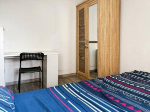 Postel nebo postele na pokoji v ubytování BEST View 2BR Apt Pluit with Pool WiFi & Netflix by 2ndHome + 17 fotografií