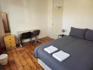 Postel nebo postele na pokoji v ubytování Delightful Room by Gloucester Road