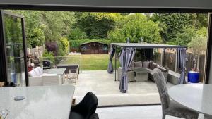 Stunning double bedroom Greenwich London with private bathroom外面的花园