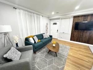 Gallery image of Modern 3BR Near FSU - 15 Min to Wachusett in Fitchburg