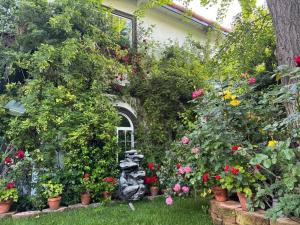 Ảnh trong thư viện ảnh của Mediterranean Villa-Pool Jacuzzi BBQ-Malibu Bliss ở Los Angeles