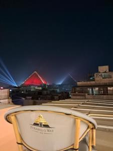 Imagem da galeria de New pyramids way em Cairo