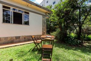 Zahrada ubytování Memora Guesthouse Curitiba - Quartos em Casa próximo ao Parque Bacacheri