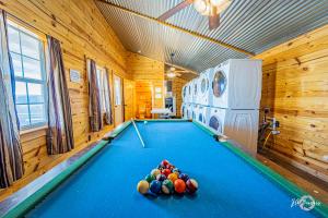Biliár nebo kulečník v ubytování Horseshoe Lodges