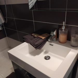 Billede fra billedgalleriet på Joli studio paisible proche stade de France i Saint-Denis + 5 billeder