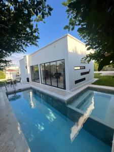 Πισίνα στο ή κοντά στο Casa campestre guamal 29