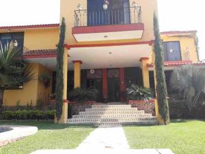 El edificio en el que está la casa vacacional