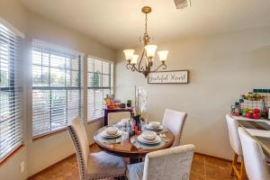 卡尔斯巴德Lakefront Unit with Dock in Carlsbad!的相册照片