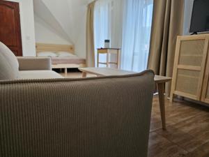 Posteľ alebo postele v izbe v ubytovaní Dworek Góra i Kura