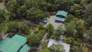 Blick auf Rio Quijos EcoLodge aus der Vogelperspektive