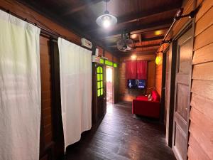 Μια τηλεόραση ή/και κέντρο ψυχαγωγίας στο Homestay Jasmin