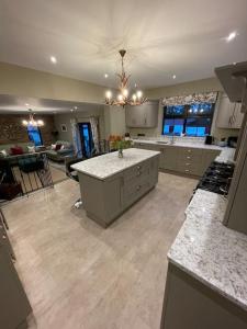 Η κουζίνα ή μικρή κουζίνα στο Littlemount Farm Cottage +61 φωτογραφίες