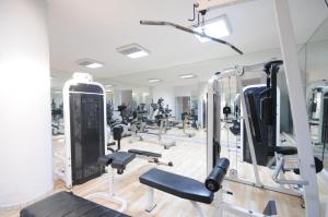 Fitness centrum a/nebo fitness zařízení v ubytování My Dream Hotel