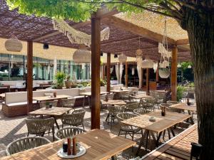 Un restaurante o sitio para comer en VIVE Hotel & Restaurant Vienna