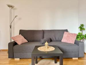 Posezení v ubytování Happy Home near Airport with Free Parking