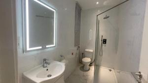 Koupelna v ubytování Grandwest Apartment Ajah