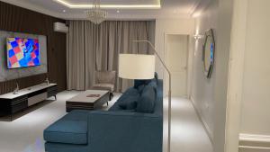 TV a/nebo společenská místnost v ubytování Grandwest Apartment Ajah