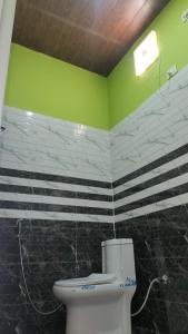 Ένα μπάνιο στο Matali HOMESTAY