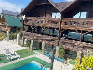 Bazén v ubytování Private Cottage 375 nebo v jeho okolí