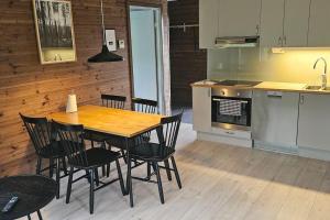 מטבח או מטבחון ב-Bergsgården Lodge Järvsö - Ski In Ski Out med bastu invid Järvsöbacken - OBS!!! BYTESDAGAR ÄR ENDAST TORS O SÖND OBS!!!