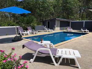 Πισίνα στο ή κοντά στο Kongsai Private poolvilla in Klong Khong