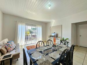 Foto de Apt 2 min do Paraguai para 5 pessoas com garagem