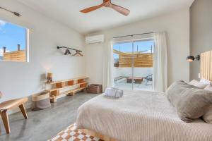 Katil atau katil-katil dalam bilik di Desert Hearts Ranch home