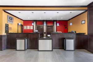 Kuchyň nebo kuchyňský kout v ubytování Quality Inn and Suites Groesbeck