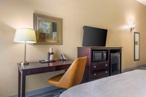 Postel nebo postele na pokoji v ubytování Quality Inn and Suites Groesbeck