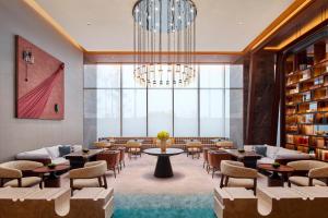 Un lugar para sentarse en Vignette Collection Shanghai Snow World Hotel by IHG