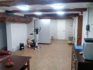 TV a/nebo společenská místnost v ubytování Central Hotel