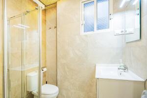 A bathroom at CARTAGENAFLATS, Apartamentos San Francisco