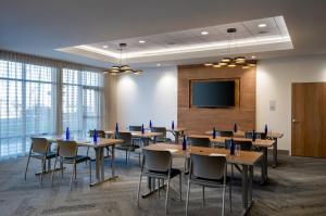 Μια τηλεόραση ή/και κέντρο ψυχαγωγίας στο EVEN Hotel Bozeman Yellowstone Intl Arpt by IHG