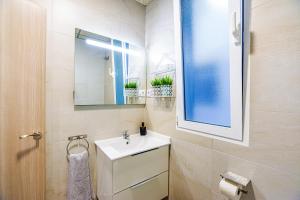 A bathroom at CARTAGENAFLATS, Apartamentos San Francisco