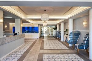 The Beachcomber Hotel & Resort, Ascend Hotel Collection的休息区