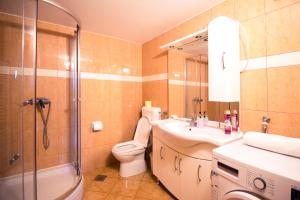 Kúpeľňa v ubytovaní Apartman Rudi + 37 fotografií