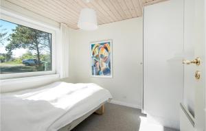 Postel nebo postele na pokoji v ubytování Holiday Home Mariesvej Sæby Iii