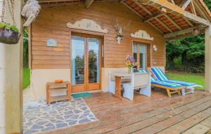 Patio nebo venkovní prostory v ubytování 2 Bedroom Amazing Home In Gueschart