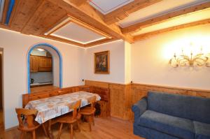 Posezení v ubytování Aurturist Miramonti S Candido + 26 fotografií