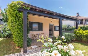 Vonkajšia záhrada v ubytovaní One-Bedroom Holiday Home In Valbandon + 13 fotografií