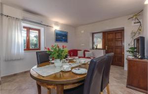 Posedenie v ubytovaní Holiday Home Vinisce Pod Balankinu