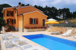 Gallery image of Holiday Apartment Ori in Nedeščina