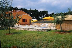 Gallery image of Holiday Apartment Ori in Nedeščina